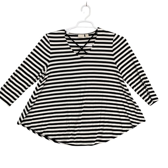 Chico's Striped Tunic Top Criss Cross V Neck 3/4 Sleeve Black White 1 Size M‎ - Picture 1 of 5
